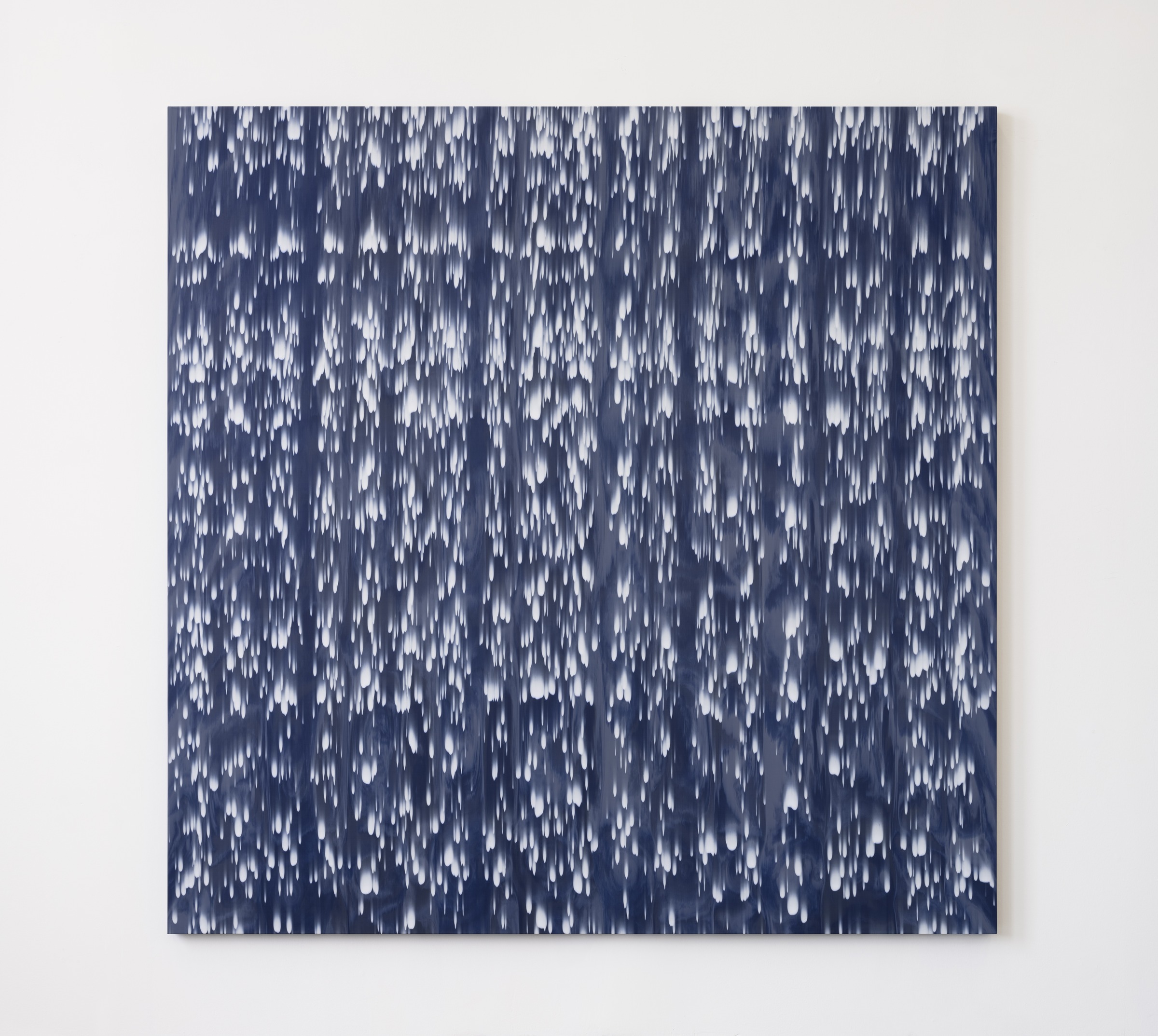 White over Navy and Gray, œuvre de Stanley Casselman